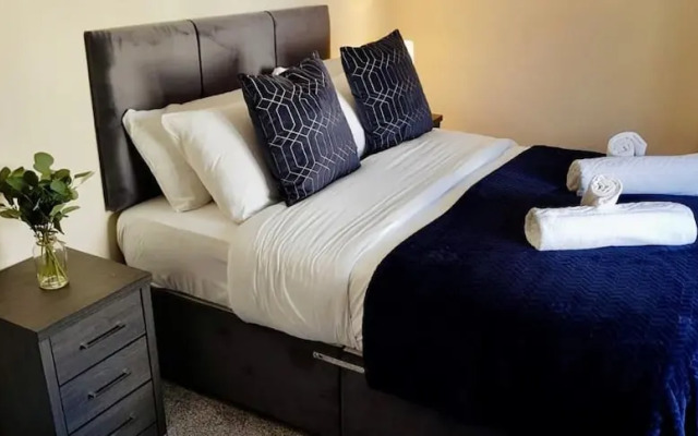 Three Bed Apt Beach View Brighton by Sojo Stay
