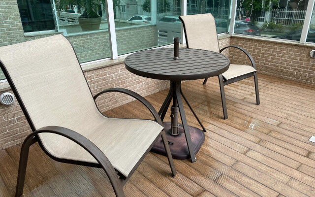 F034- Apto no Forte Churrasqueira, Wi-Fi e Piscina