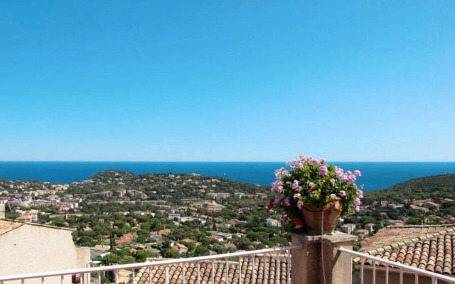 Holiday Home Yalou (CAV100)