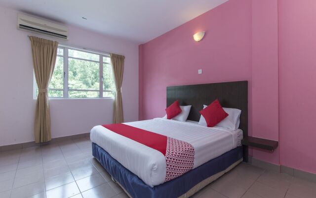 OYO 542 S2 Hotel