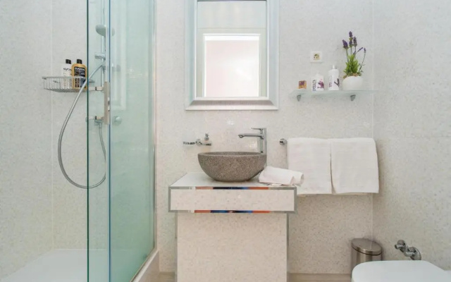 Luxury Seafront Apartment Banje