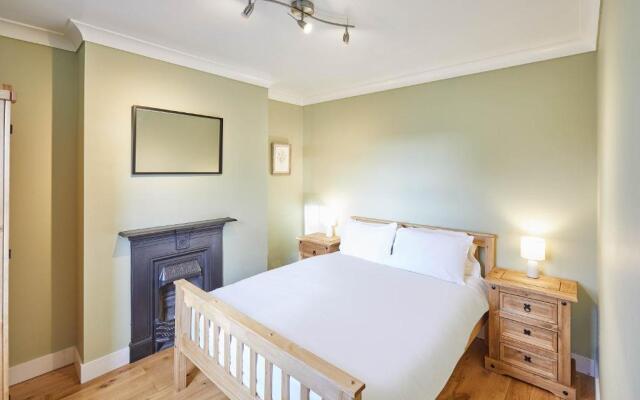 Host Stay Holmedene