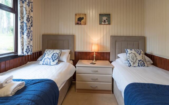 Birch Lodges