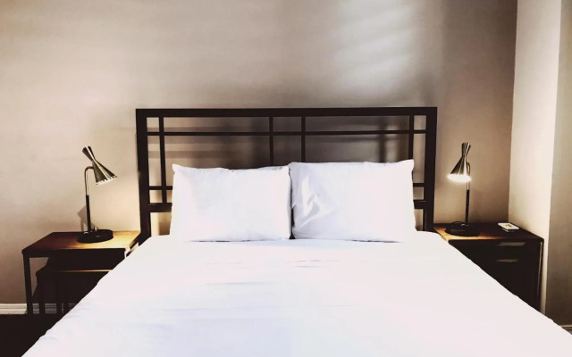 Touchstone Hotel - City Center