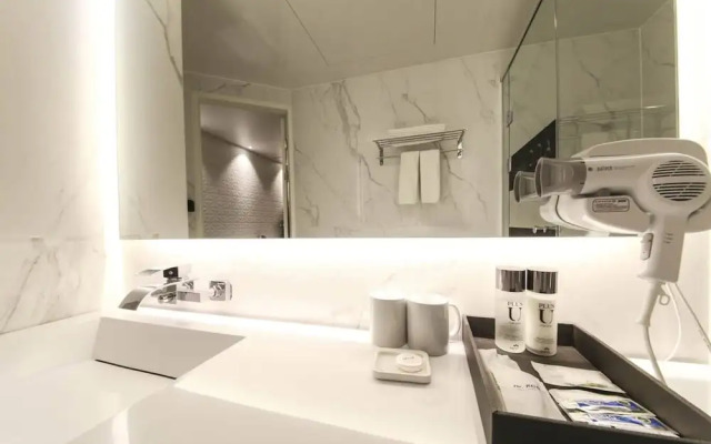 Sinan E.KKLIM Hotel