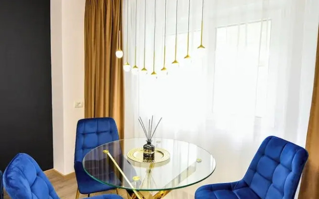 Metropole Apartments Central City