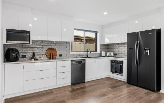 Tidal Waves on Lowe - Spacious and Pet Friendly!