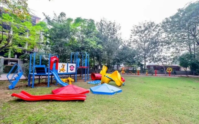 Modern City Retreat 2bhk Paras Fortis Balcony