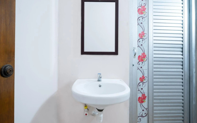 Super OYO 2285 Art Guest House Syariah