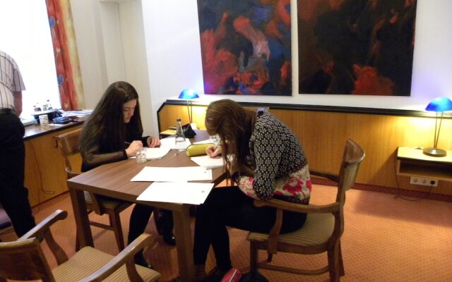 SEA-VIEW Beluga & Dolphin Luxury HOTEL apartments