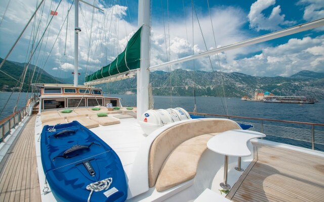 Dm Yachting - 7 Night Cruise Sun-Sun