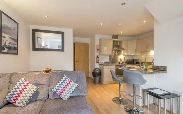 The Beach House & Porth  Sands Apartments