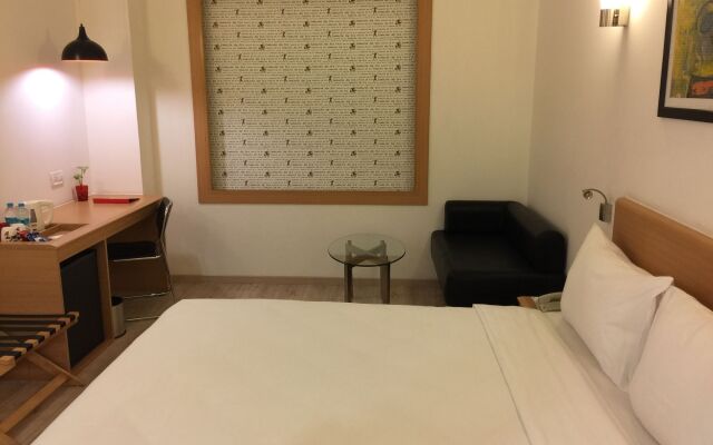 Red Fox by Lemon Tree Hotels, Sector 60, Gurugram