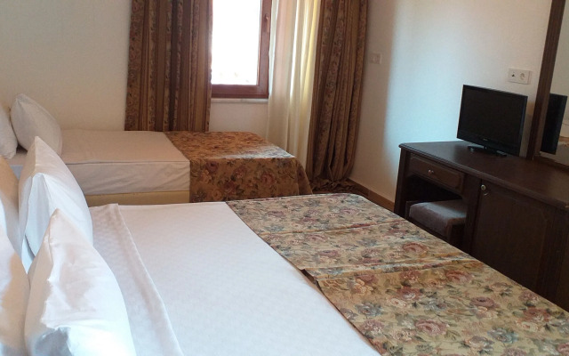 Club Enjoy Beach Hotel