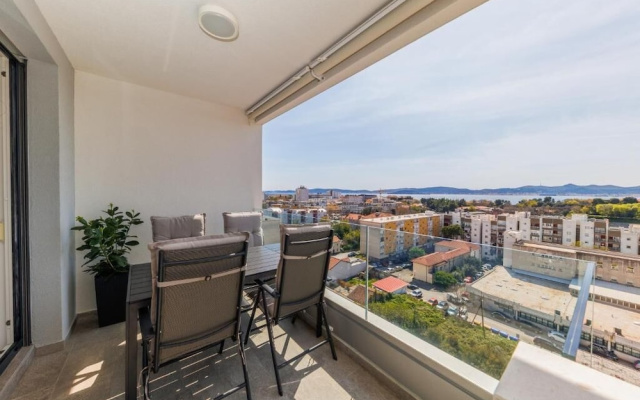 365 Sunsets Apartment by Belmont Realty