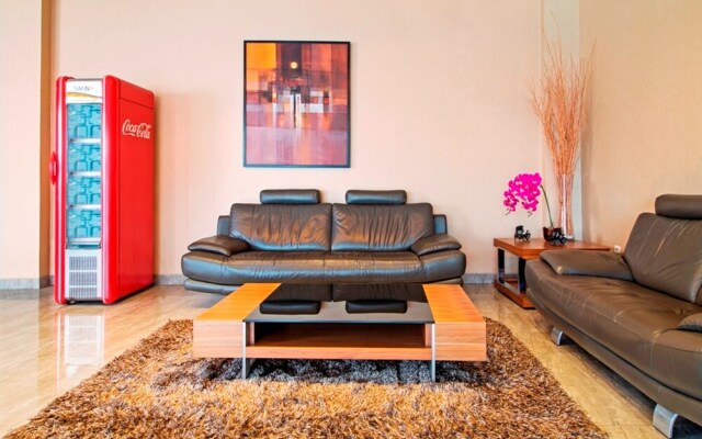 RedDoorz Plus Near ITC Fatmawati