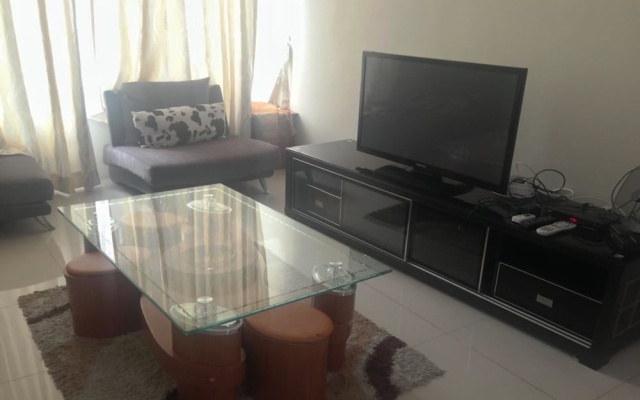 Royal Apartments at Taragon KL – Guest Rooms – Kuala Lumpur