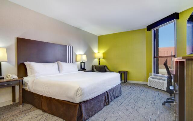 Holiday Inn Express & Suites Phoenix - Tempe by IHG