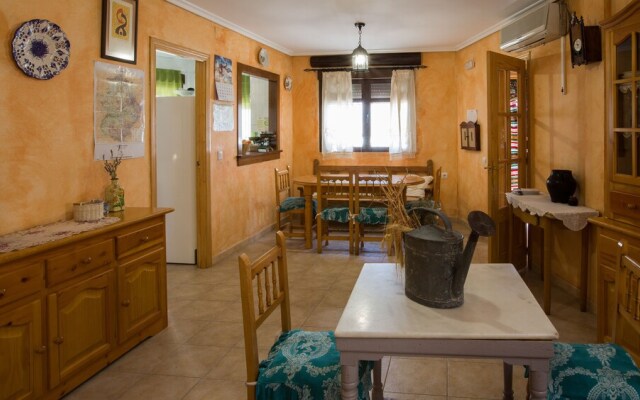 Alamo House 102511 by MO Rentals