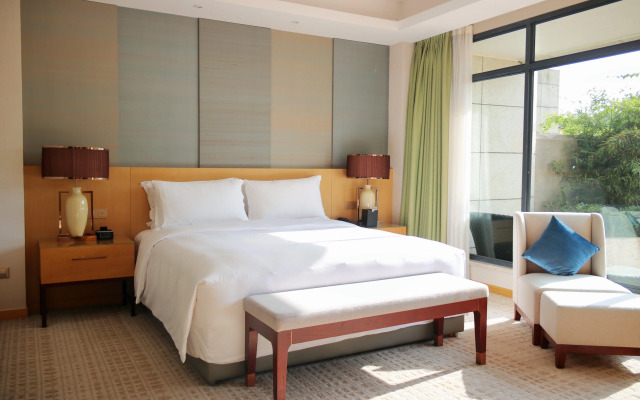 InterContinental Heilong Lake by IHG