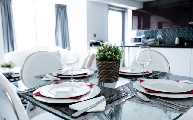 Nasma Luxury Stays - Cayan Tower