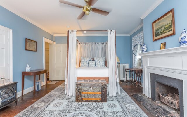 Holladay House B&B