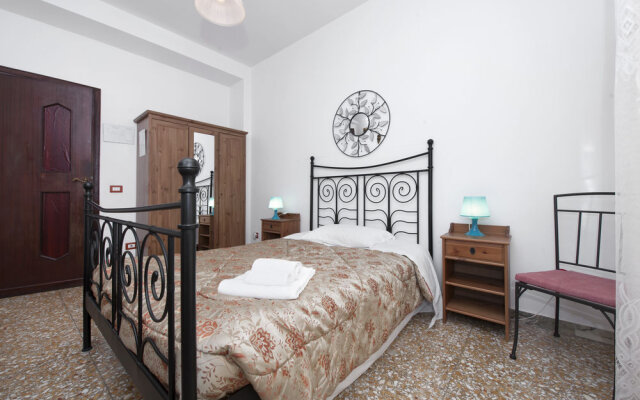 B&B a Home For Holiday