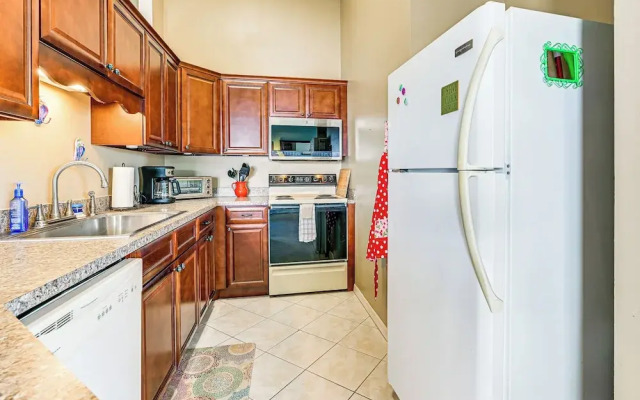 Sunny Canal-view Villa w/ Lanai in Sebring!