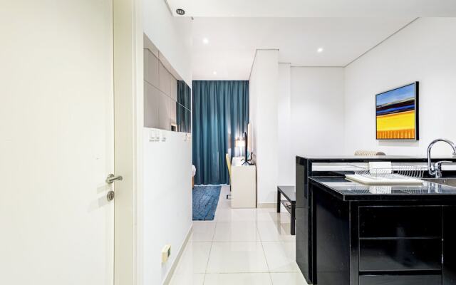 SuperHost - Chic Studio on the 16th Floor in Business Bay