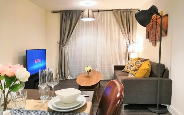 Comfy City Center Apartment