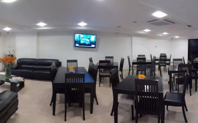 Hotel Calasanz Real