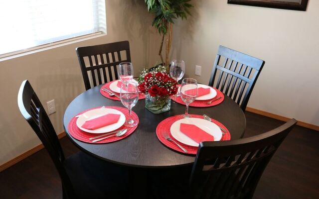 Autumn Leaf Furnished Apartments
