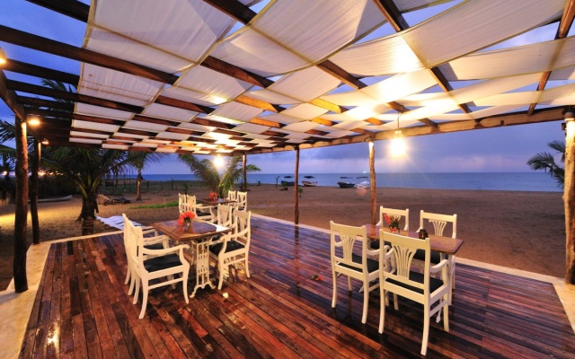 Dolphin Beach Kalpitiya