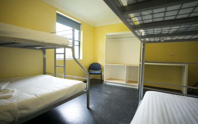 Sydney Beachouse YHA
