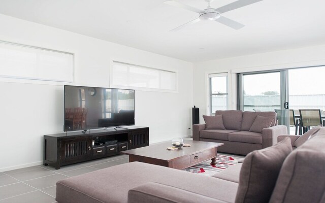 6 Bagnall Avenue
