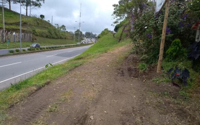 Hermosa Autopista del Café KM 5 Vía Salento Q