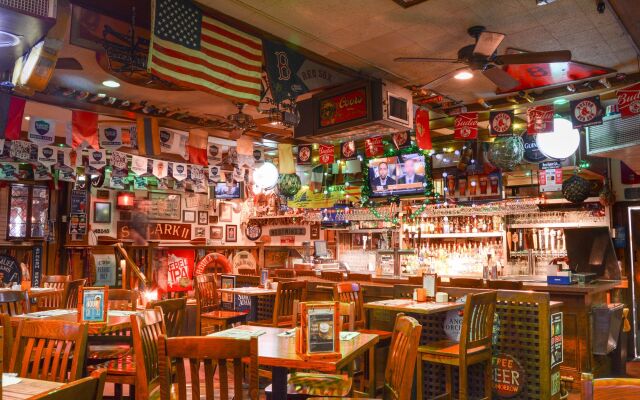 Lamie's Inn and The Old Salt Restaurant