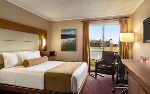 Atlantic Host Hotel, Trademark Collection by Wyndham