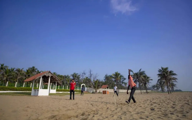 Shelter Beach Resort