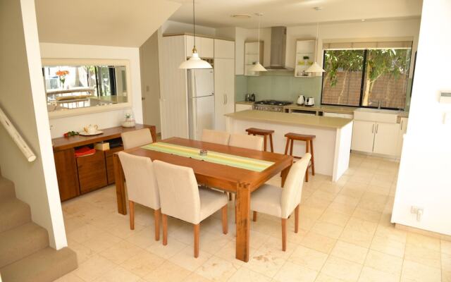 Noosa Water Views