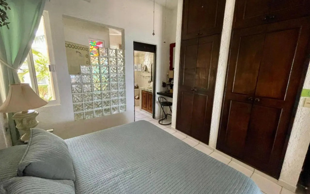 Bttm floor beachfront condo in Half Moon Bay Akumal