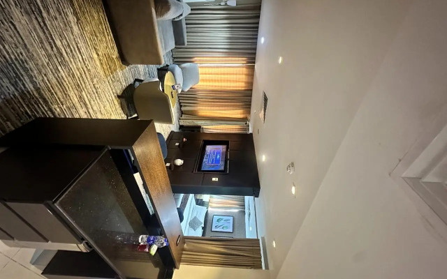 Golden Tulip Oniru, Lagos