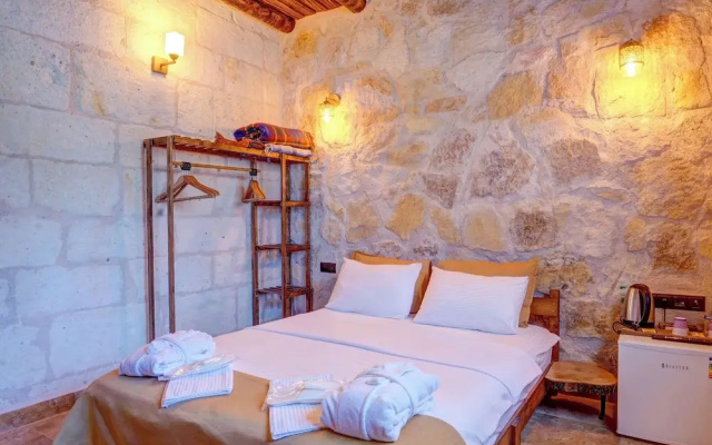 Ceran Stone House