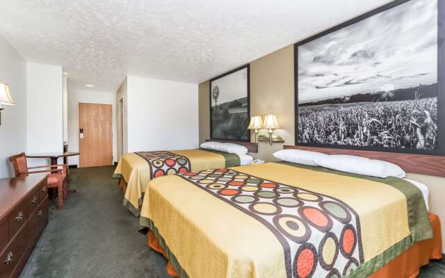 Super 8 by Wyndham Alma