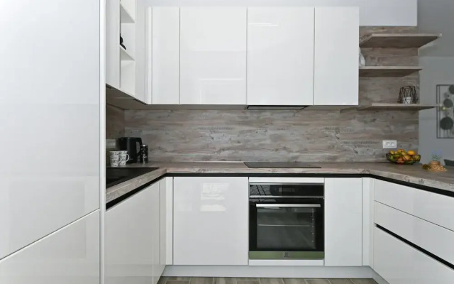 Stylish Kaštela Apartment With Modern Amenities and Free Parking