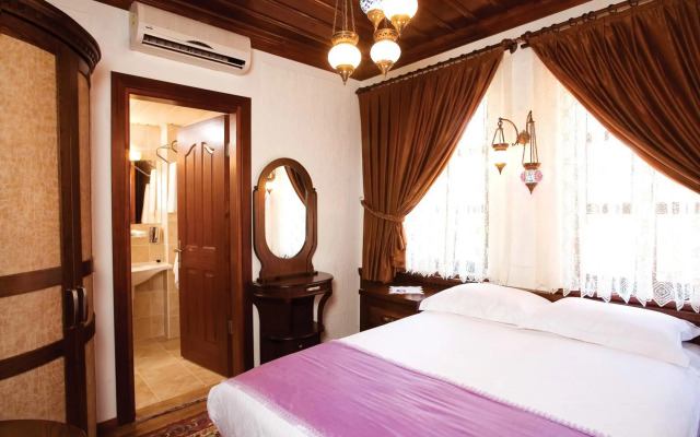 Cicerone Lodge Hotel