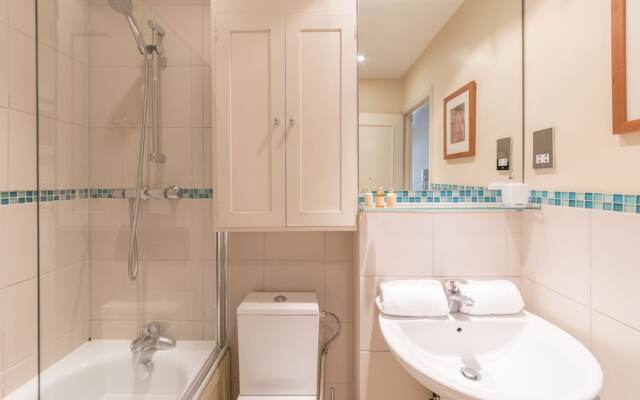 A Place Like Home - 2 Bedroom Apartment in Chelsea