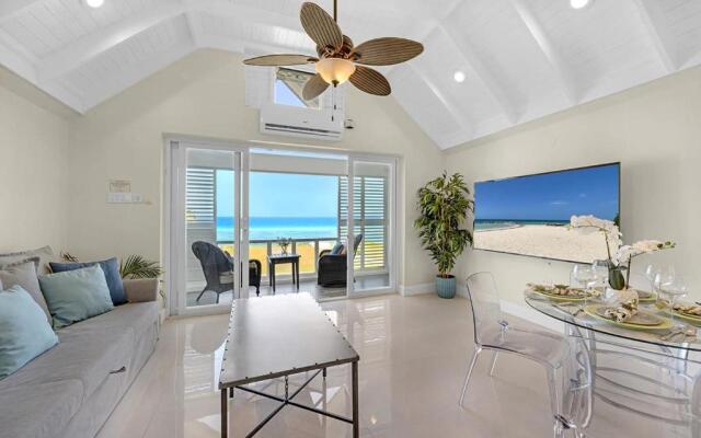 Hospitality Expert E22 Beach front Pool & Chef