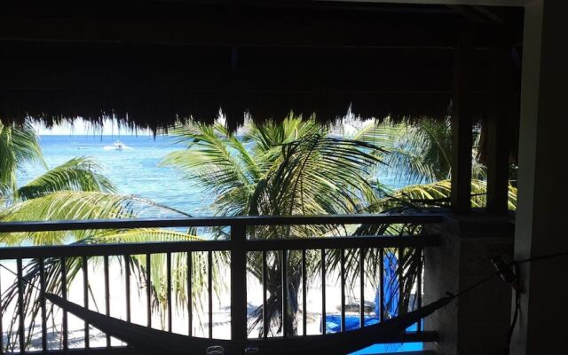 Birdwatchers Beachfront Hotel Panglao