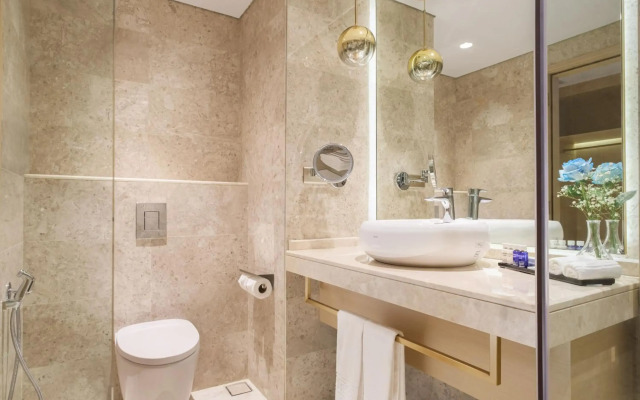 Maani Muscat Hotel & Suites